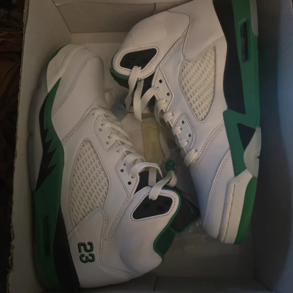 Air Jordan 13 Retro Lucky Green Mens 9.5 Women's 11 Shoes - Picture 2 of 9